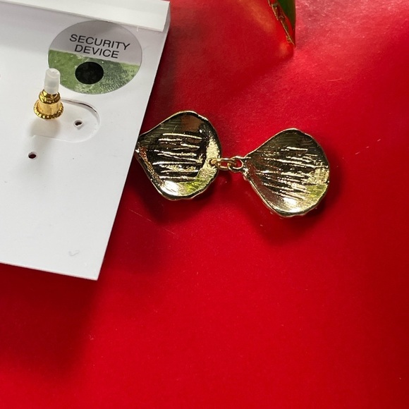 Womens Earrings,Shell Earrings, nOir Jewelry Gold and Silver Shell Earrings. - Picture 9 of 9